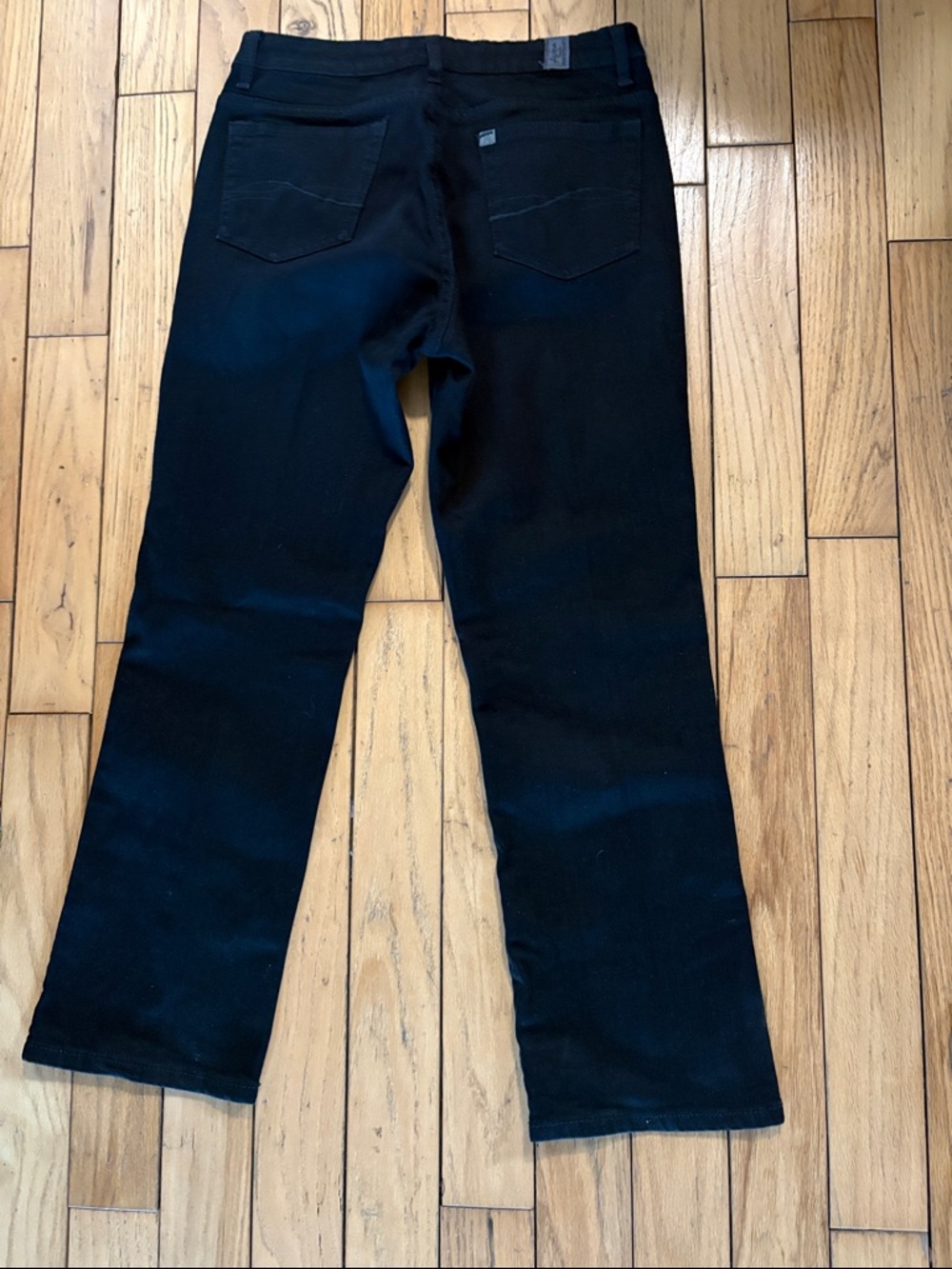 Women’s Wrangler Aura Black Denim Back-Pocket Jeans 8R. 29”inseam